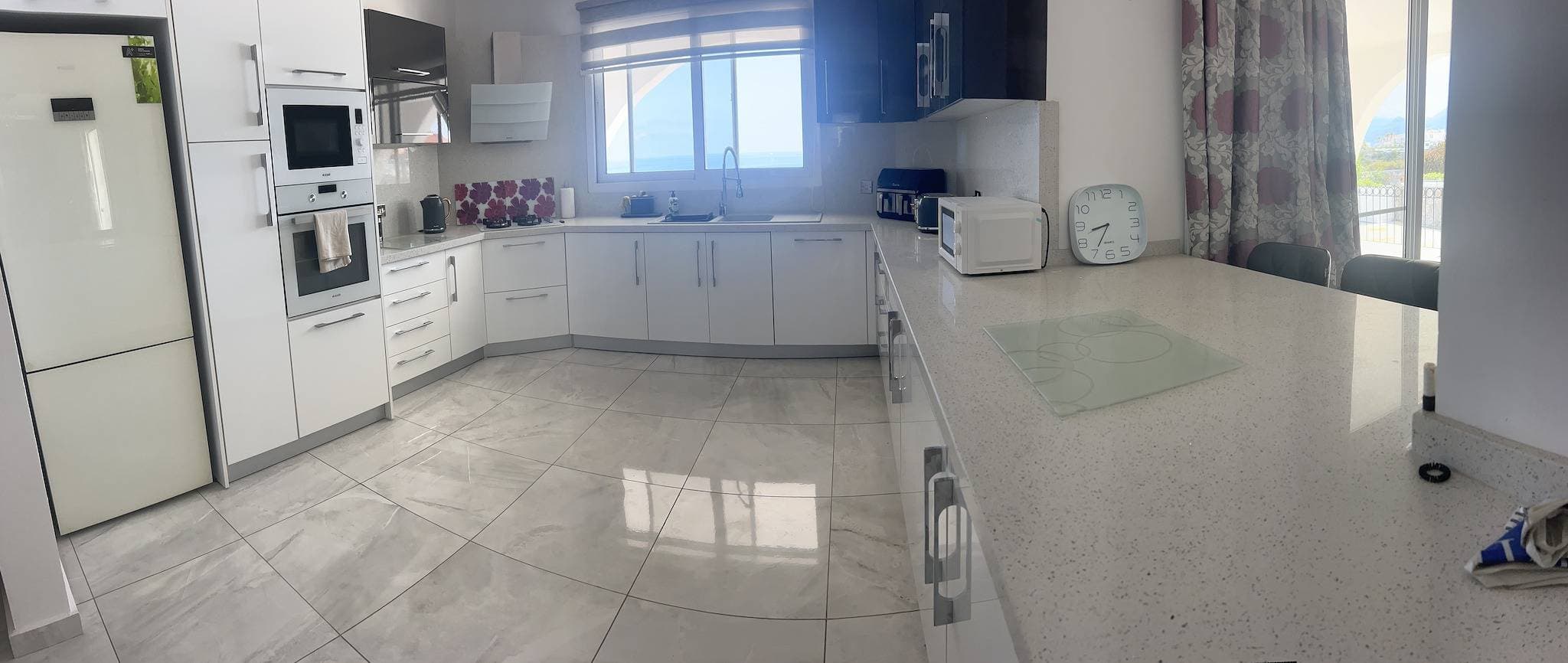 Foto 6 von 32: Private Poolvilla · Familienhaus in Bahceli