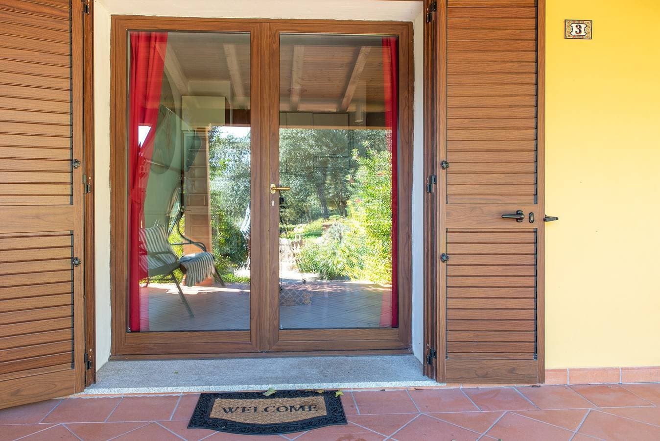 Foto 3 von 29: Ferienwohnung 'Villa Smeralda 3' mit Pool und Garten nahe Olbia