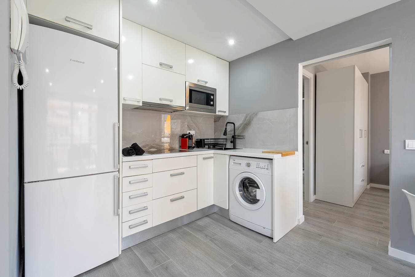 Foto 7 von 20: Apartment 'Calafenga' mit Meerblick, WLAN und Klimaanlage