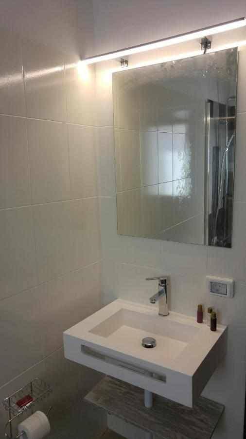 Foto 8 von 16: One- Bedroom Apartment with Terrace