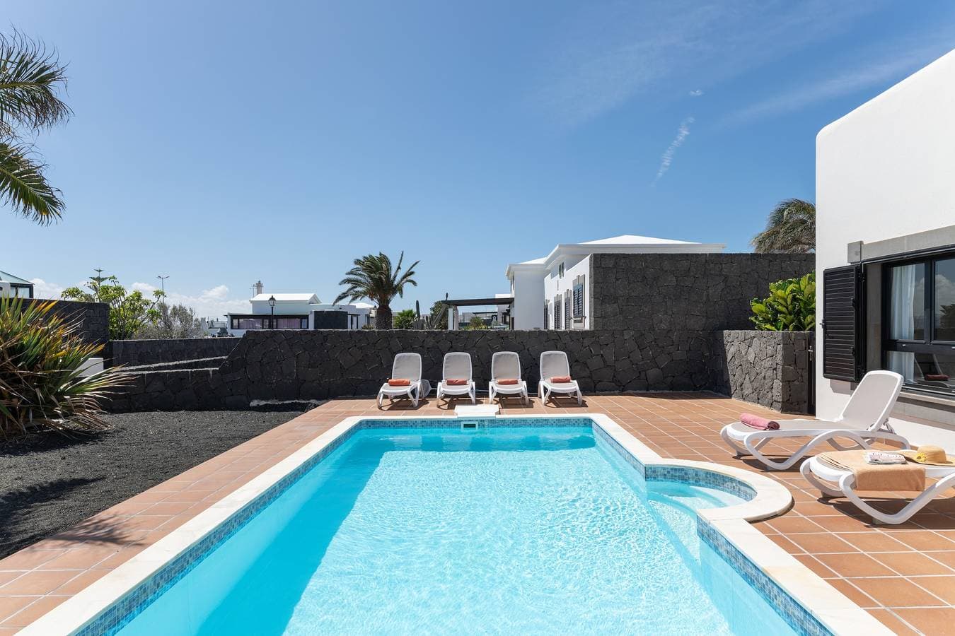 Foto 2 von 29: 'Villa Ambar' mit Bergblick, Meerblick, Pool, WLAN, Terrassen und Garten