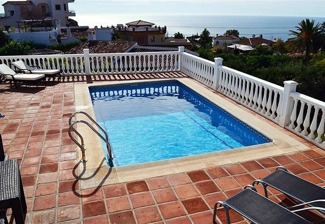 Foto 2 von 28: Villa 'Casa El Pescador' mit Blick auf das Meer und die Berge, Pool und Garten