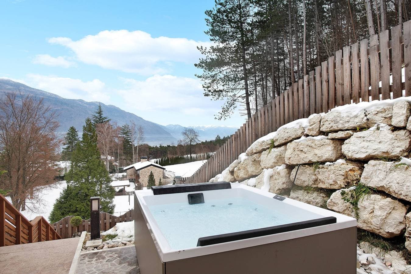 Foto 5 von 36: Ferienwohnung "Wellness Lodge Chicca" mit Seeblick, Sauna & WLAN