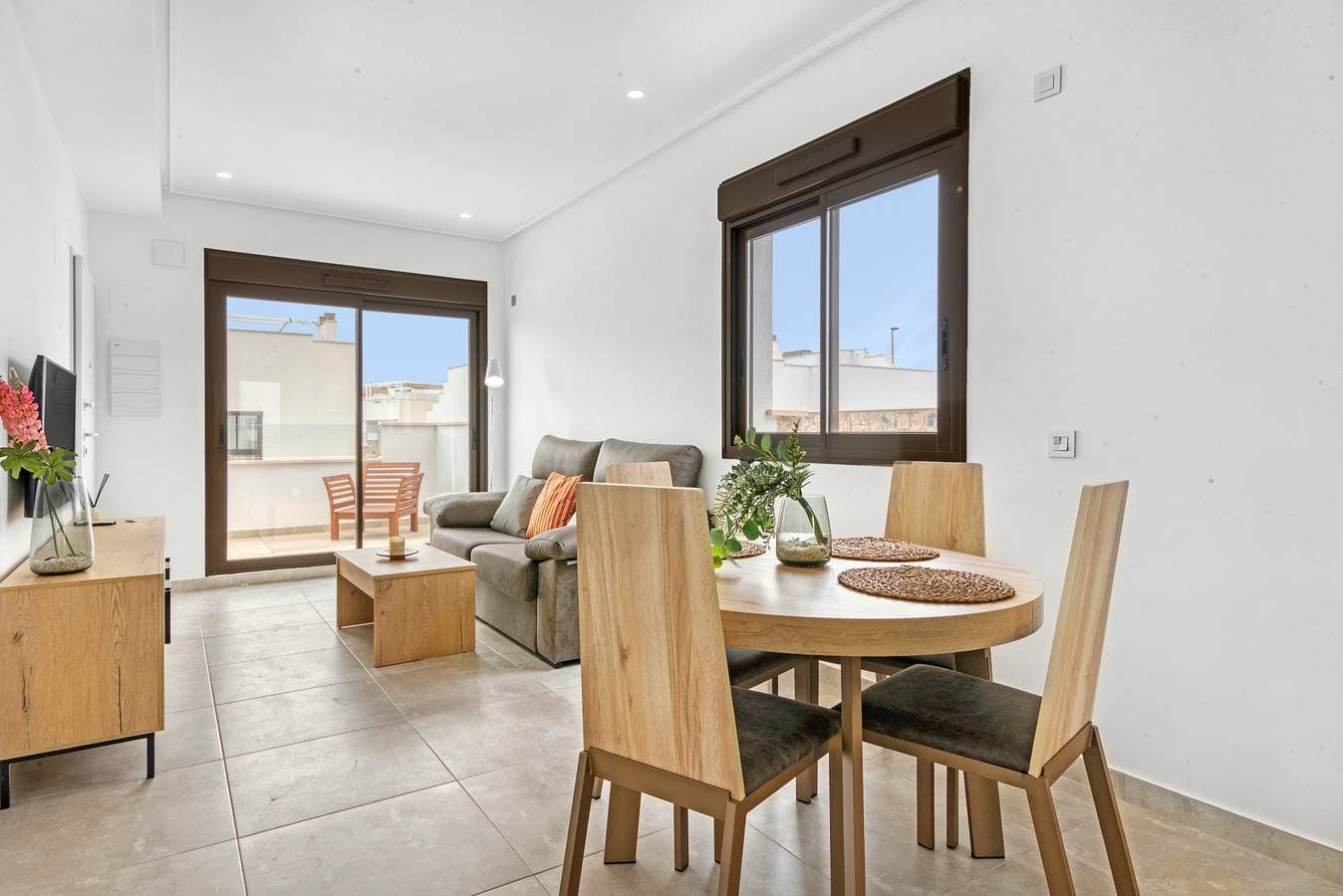 Foto 7 von 25: Ferienwohnung 'Porto Marina Dorf' mit Gemeinschaftspool, WLAN und Klimaanlage