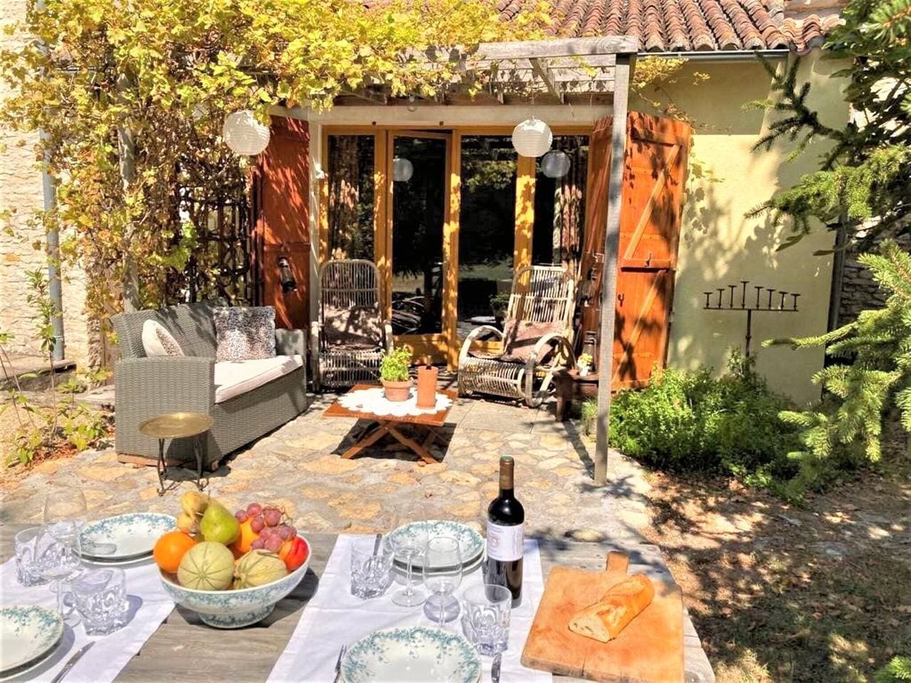 Ländliches Ferienhaus in Saint-Jean für 4 mit Pool 1
