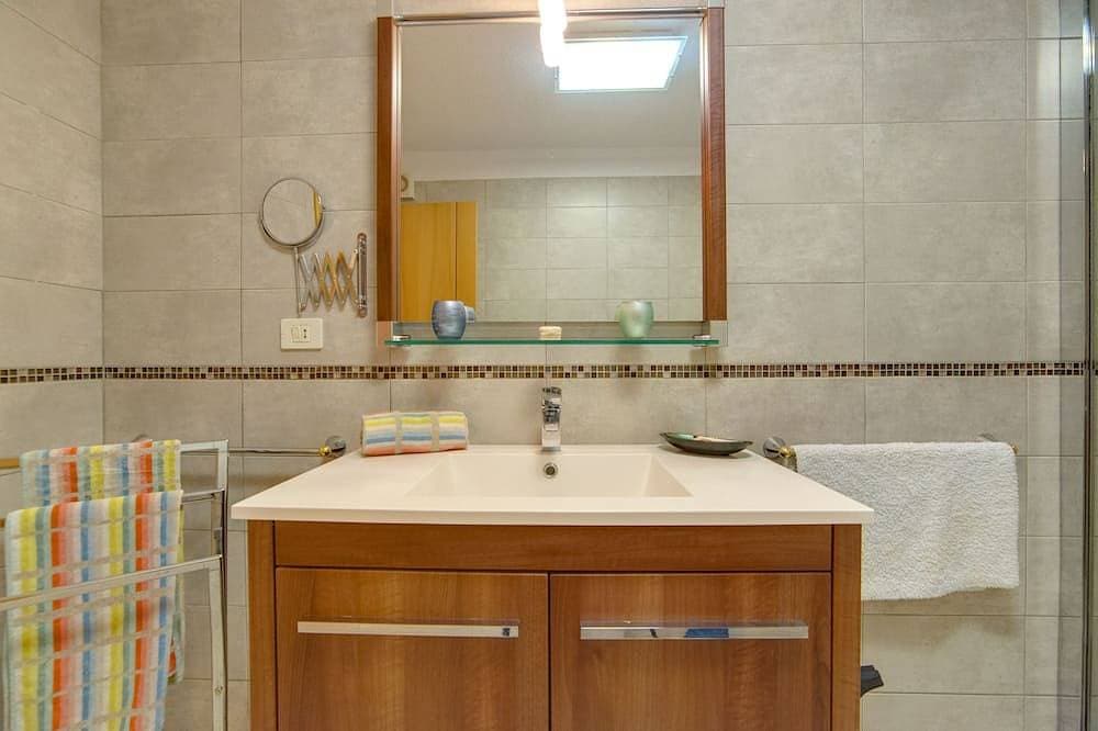 Foto 9 von 30: Luxury Apartment, High-Speed Wi-Fi, Sunny Terrace, Heated Pool, Marazul