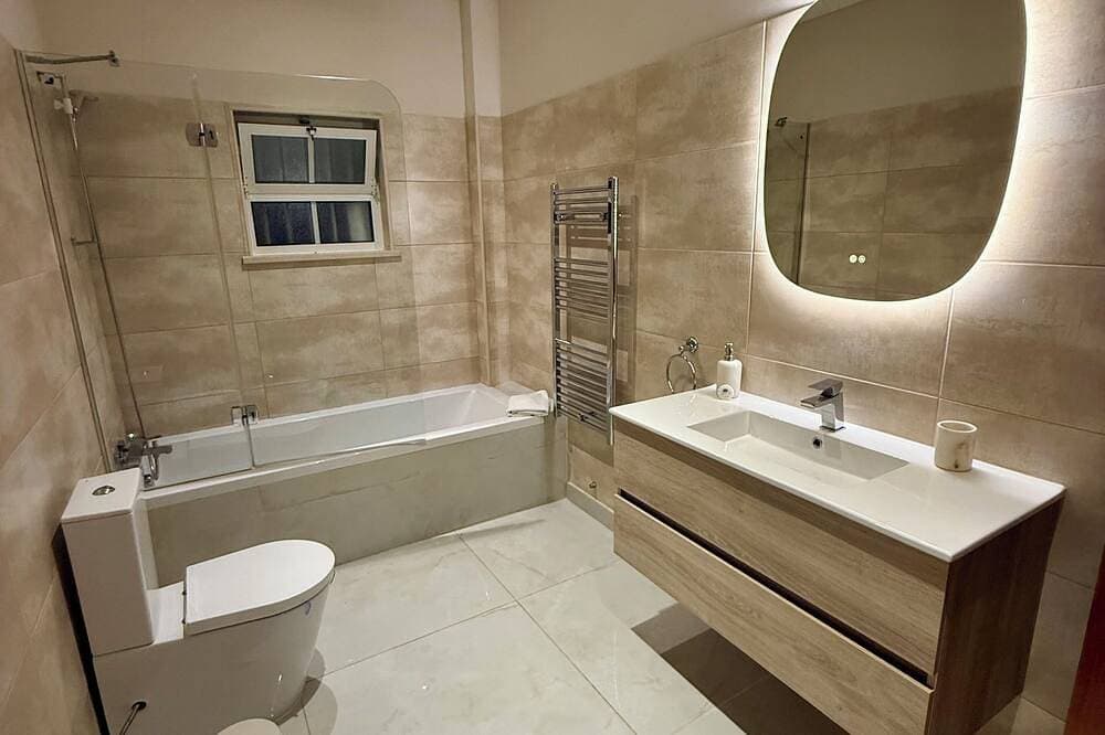 Foto 8 von 30: Luxusvilla auf eigenem Grundstück, 4 Schlafzimmer, 4 Badezimmer mit beheiztem Pool