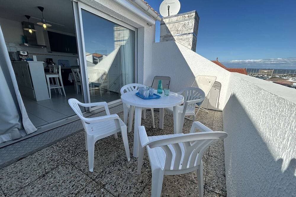 2-Zimmer-Wohnung mit Balkon und Privatparkplatz 1