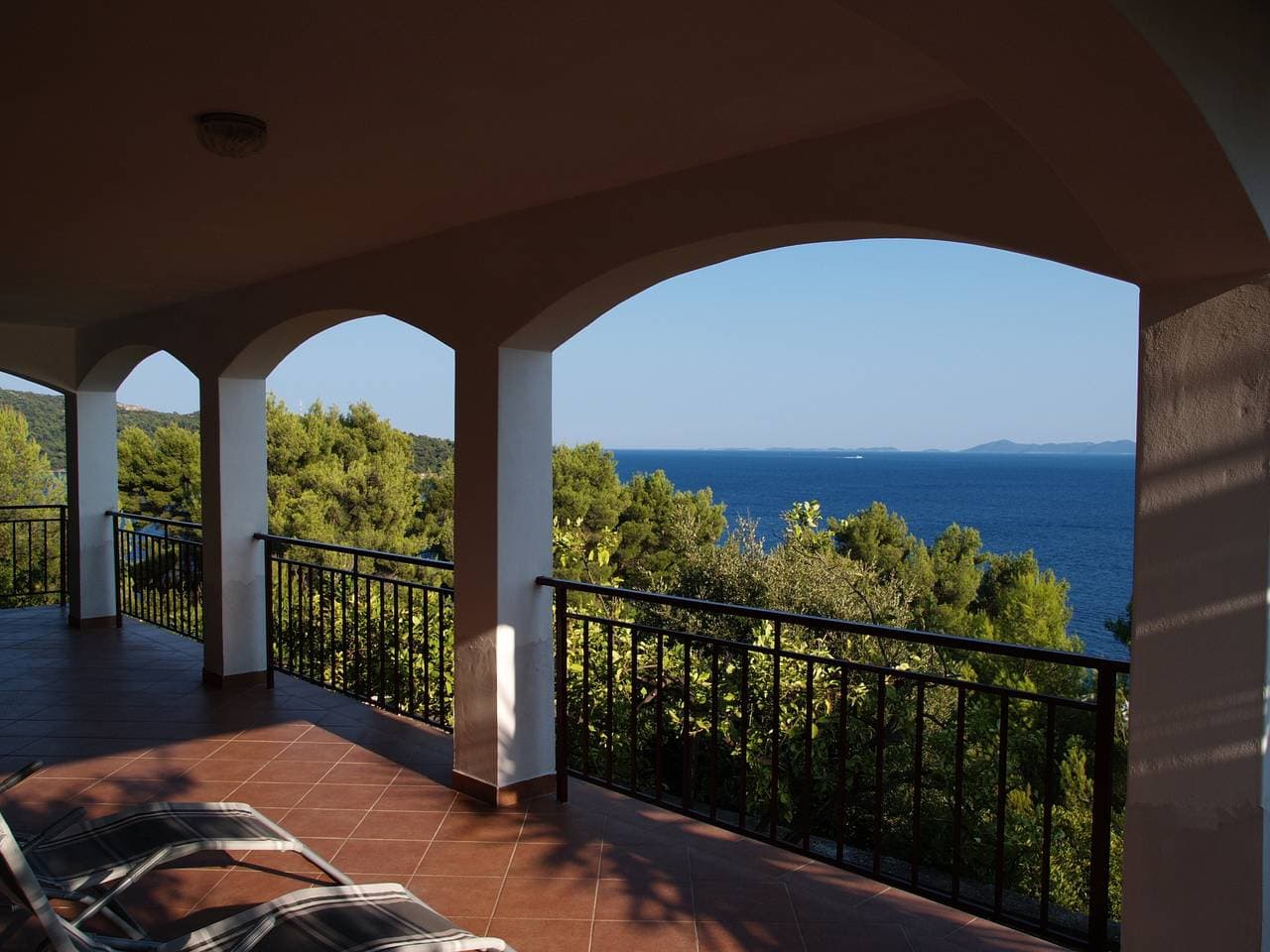 2-Zimmer-Ferienwohnung mit Terrasse und Meerblick Brna - Vinacac (Korcula) A-13344-b 1