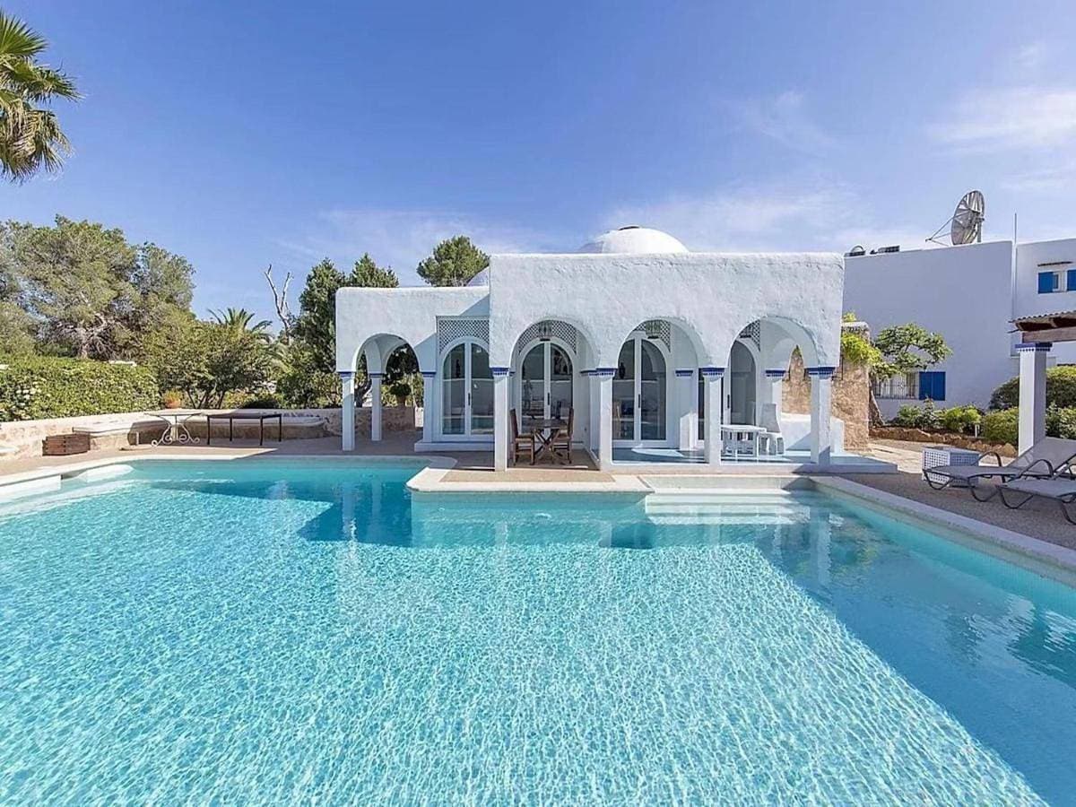 Private villa with inviting space 1