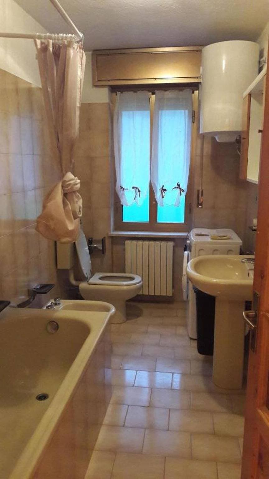 Foto 8 von 24: Ferienwohnung 'Mansarda Le Chateau' mit Bergblick, Gemeinschaftsgarten und Wi-Fi