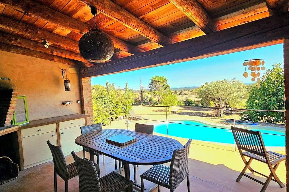 Sehr schön renoviertes Landhaus, großer Garten, Terrasse, Grillplatz und Pool 1