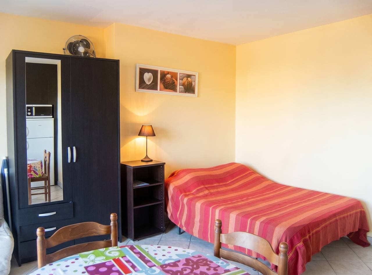 Foto 4 von 13: Charmantes Studio in Hyères - 20 m² - Freundliche Terrasse