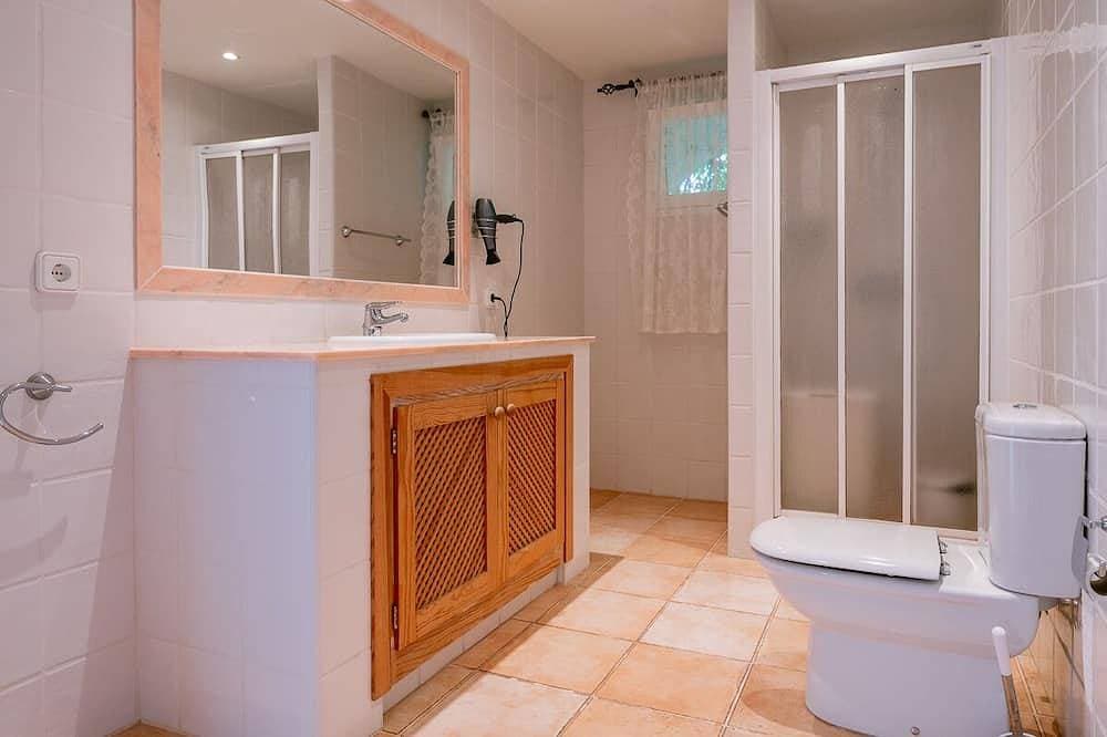 Foto 11 von 30: Amazing villa with pool in a beautiful and quite area