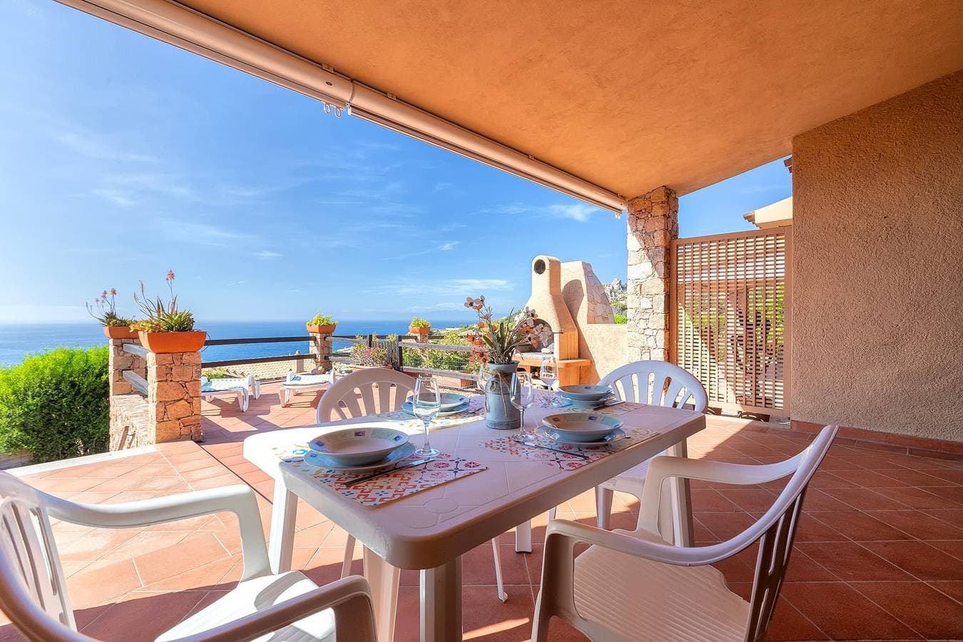 Foto 2 von 35: Villetta Luisa: Ferienhaus mit Meerblick, WLAN und Klimaanlage