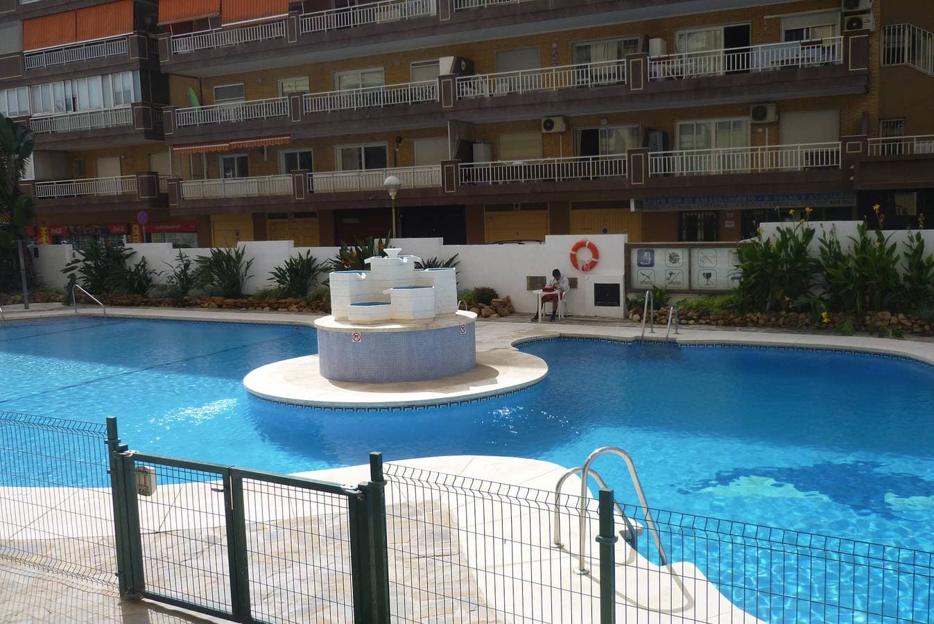 Foto 9 von 28: Modern 1 Bed Seafront Apt Los Boliches