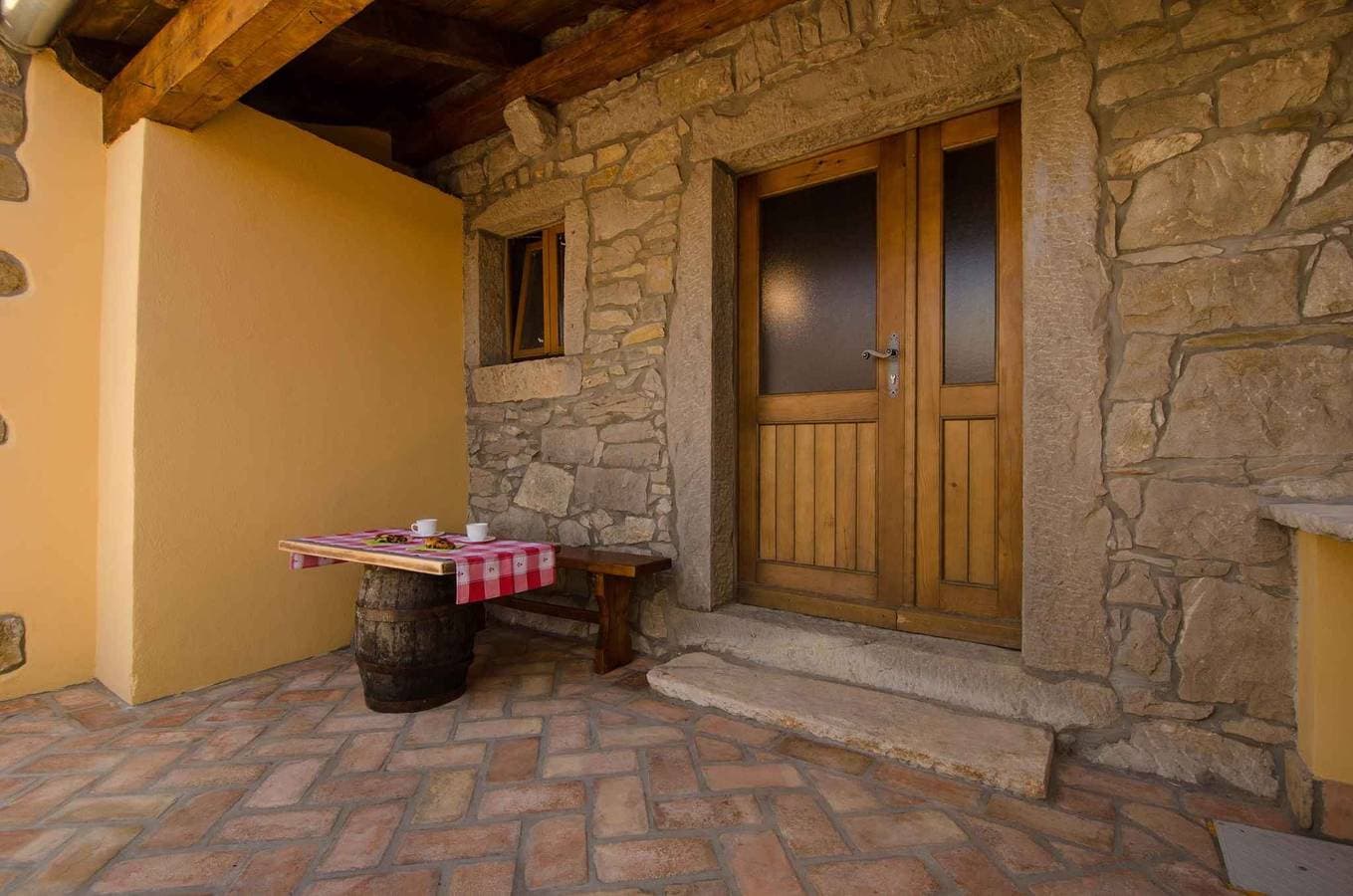 Foto 9 von 26: Ferienhaus mit Pool und Klimaanlage