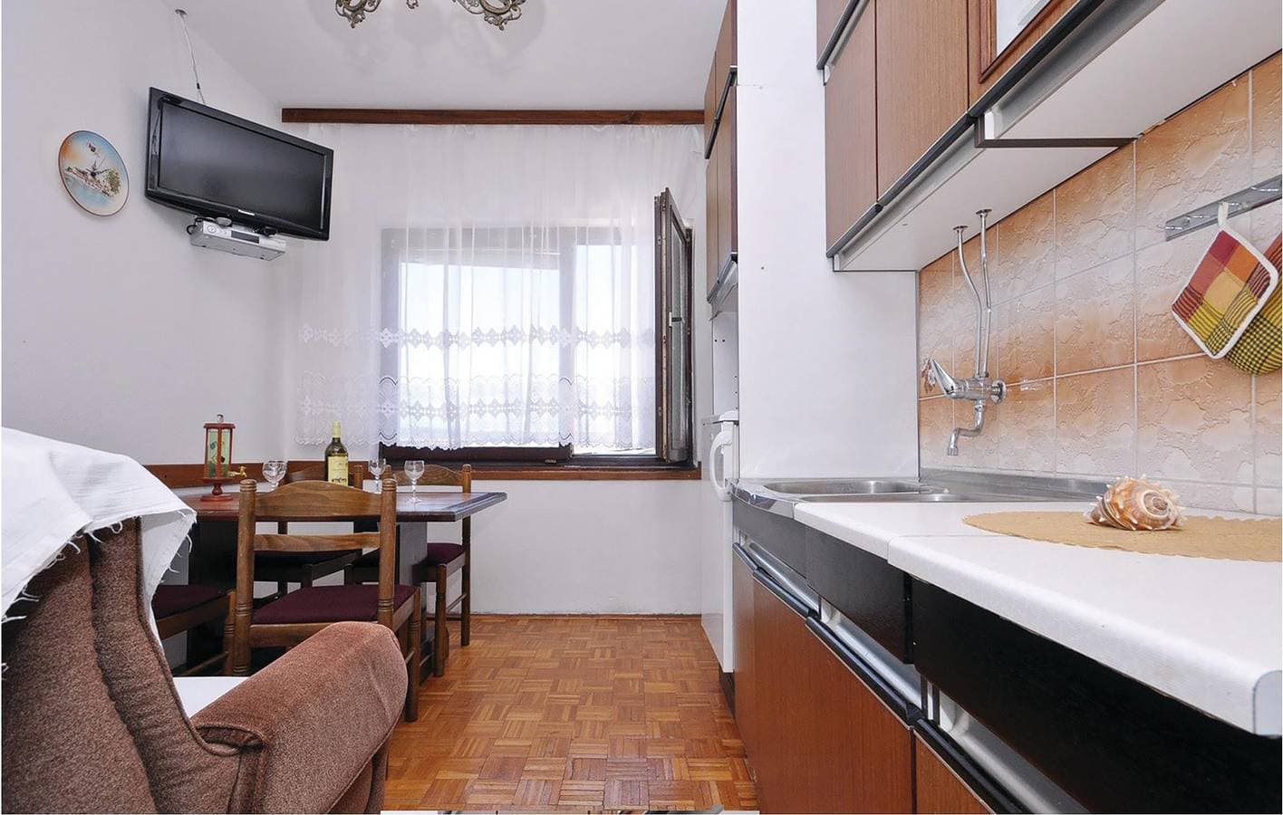 Foto 9 von 20: Gemütliches Apartment mit Meerblick, Terrasse und Küche, 2 km vom Strand entfernt