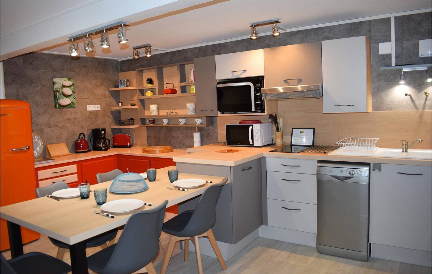 Foto 6 von 17: Charmantes 70m² Apartment mit WiFi & TV