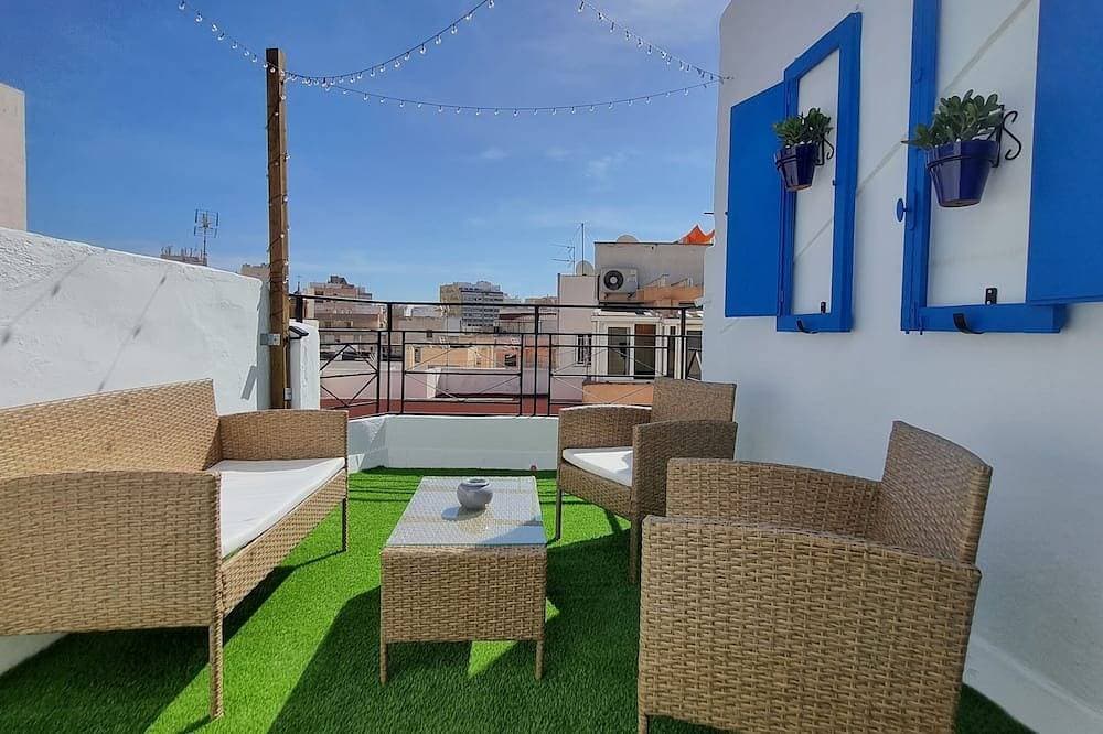 Renovated Penthouse in the historic center, 100 meters from the Cathedral! 1