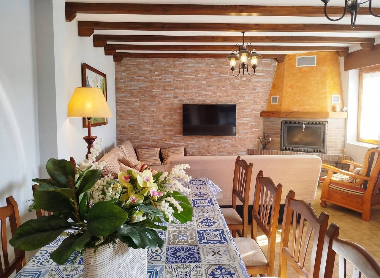 Foto 3 von 58: Familienhaus in Peral de Arlanza mit umzäuntem Garten