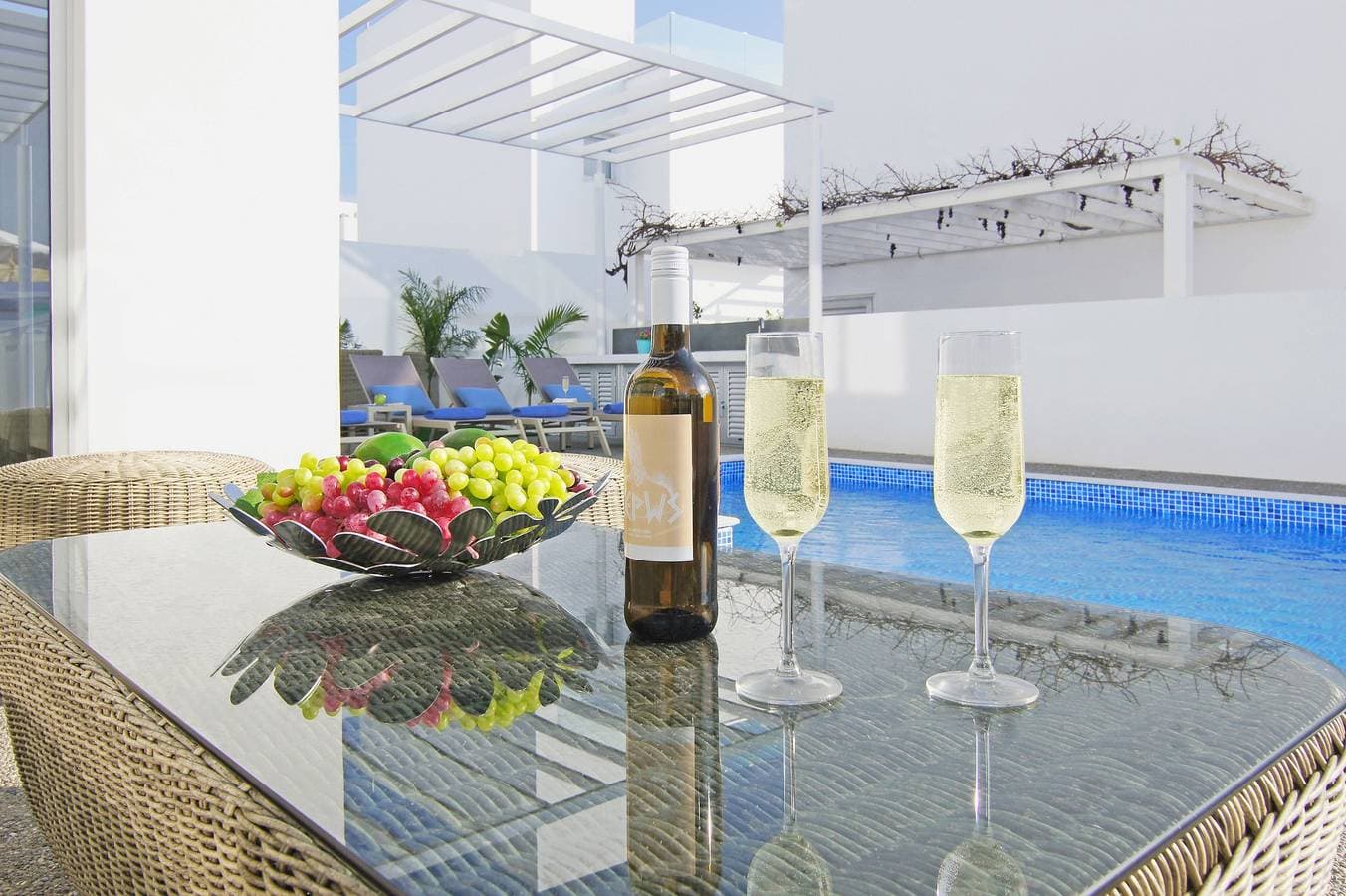 Foto 9 von 43: Villa für 7 Personen mit Balkon