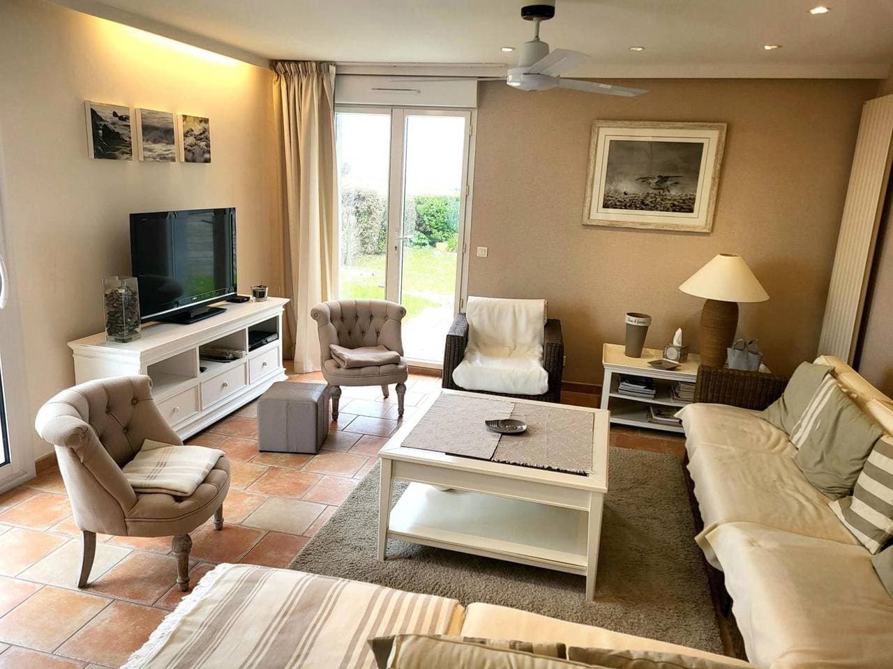 Foto 2 von 36: Villa 'Front De Mer Les Cordylines' mit Meerblick, privater Terrasse und WLAN