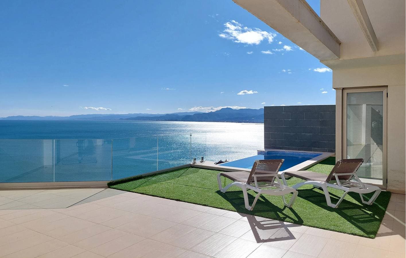 Foto 12 von 26: Apartment mit Meerblick, Pool und Parkplatz