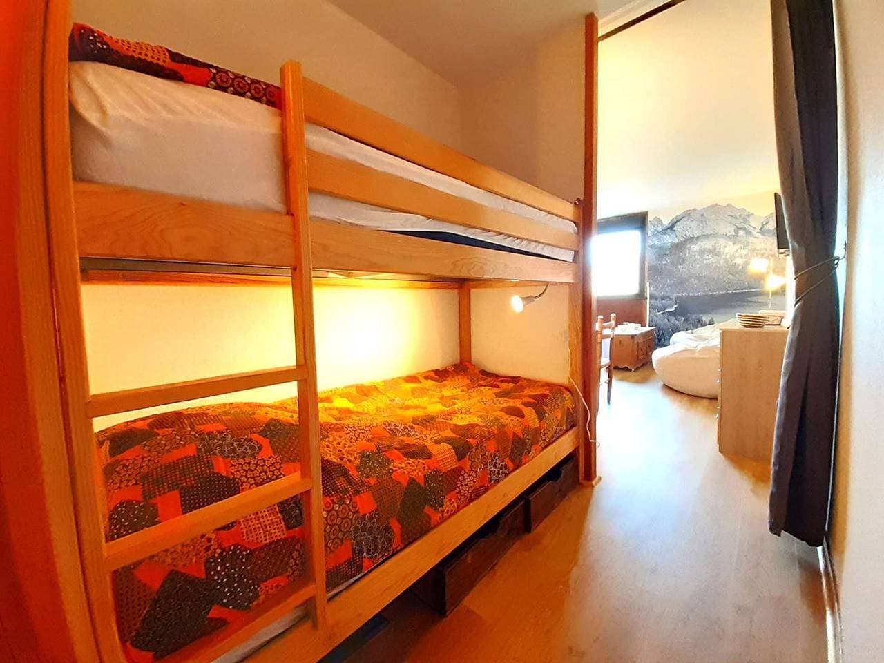 Foto 8 von 10: Gemütliches Studio für 4 in St-Lary mit ausgestatteter Kochnische