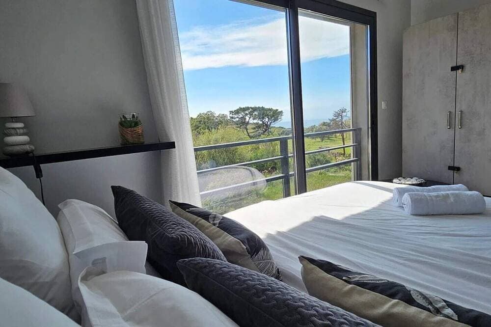 Large & beautiful air-conditioned studio with sea view 1