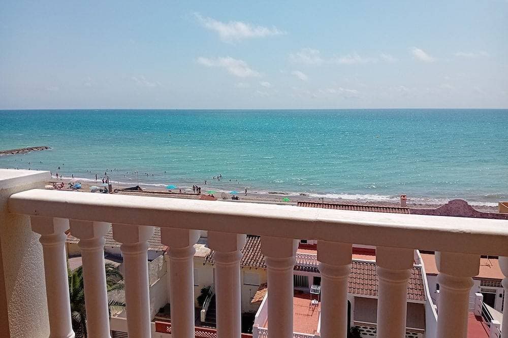 Panoramic views from its terrace. Ideal to disconnect with your partner or family 1