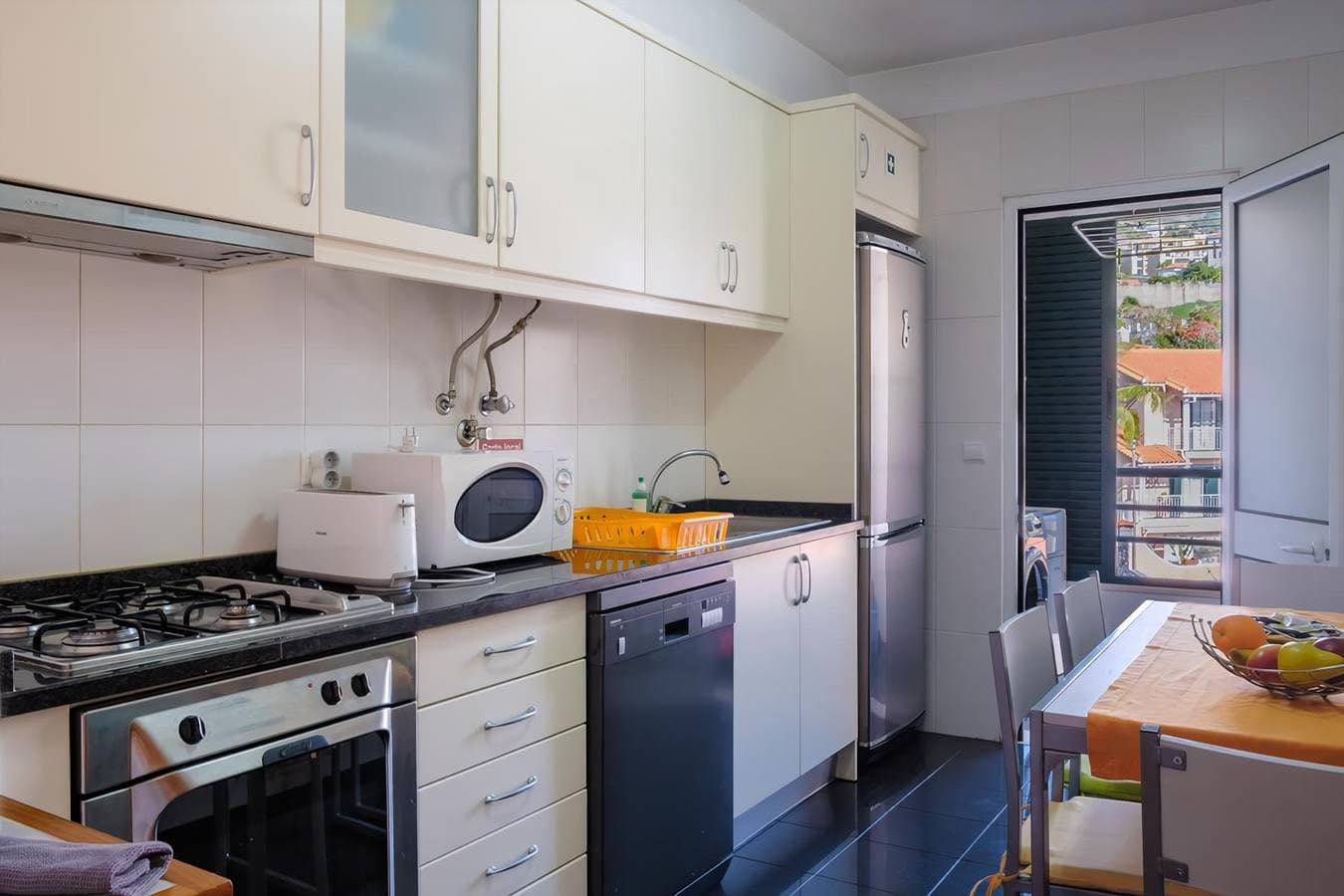 Foto 7 von 27: Ferienwohnung für 4 Personen mit Balkon