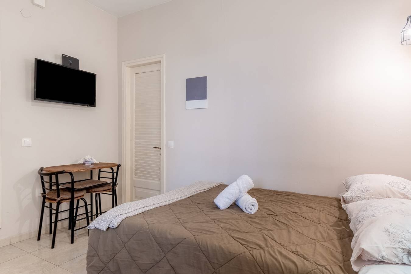 Foto 8 von 12: Einzimmerapartment 'Dora's Apartments 1' mit Wi-Fi und Klimaanlage