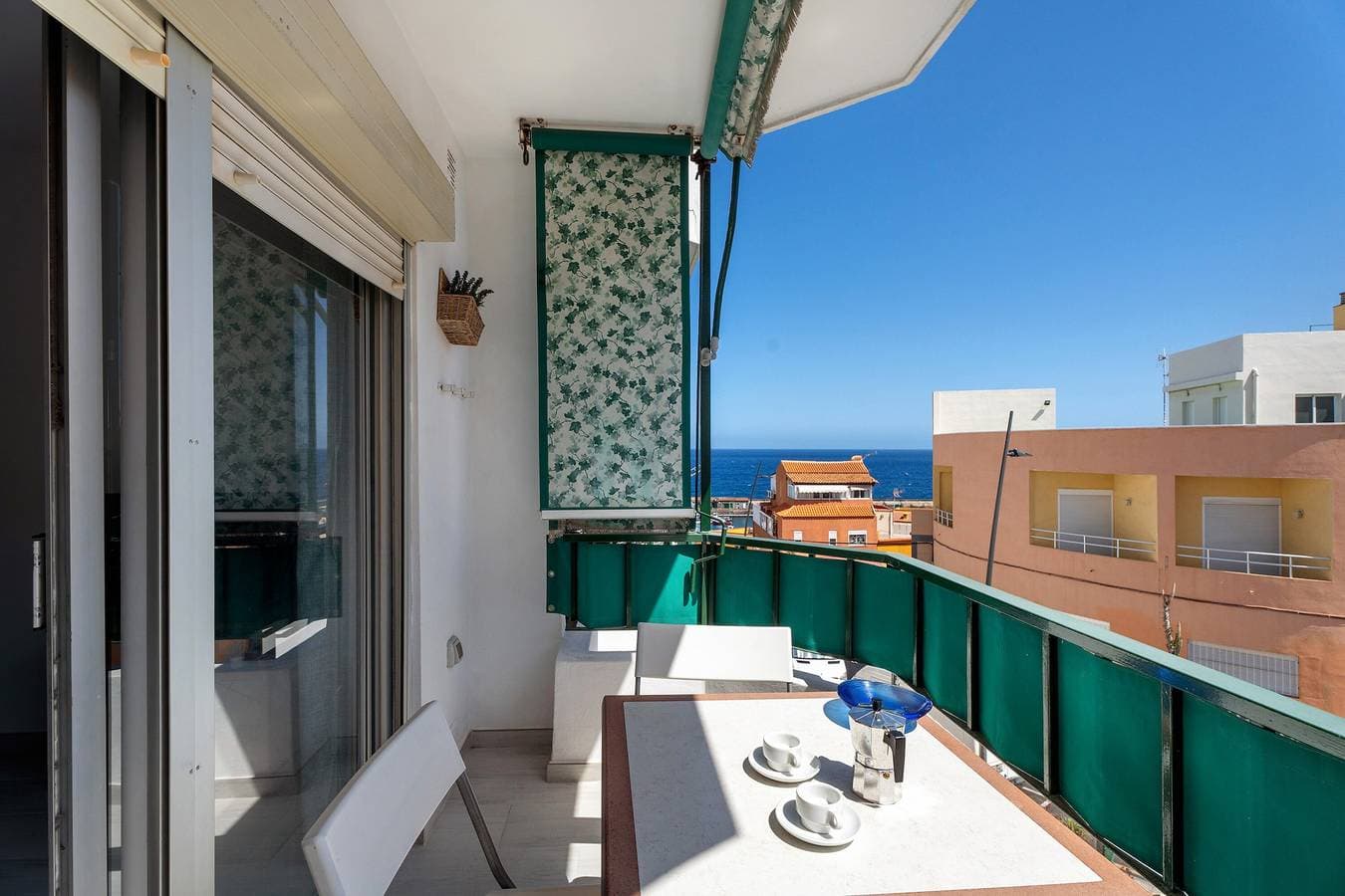 Foto 2 von 28: Ferienwohnung 'La Concha' mit Meerblick und Balkon