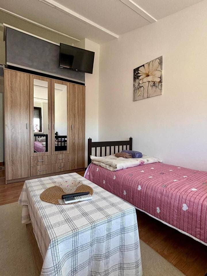 Foto 10 von 13: Two-Bedroom Apartment