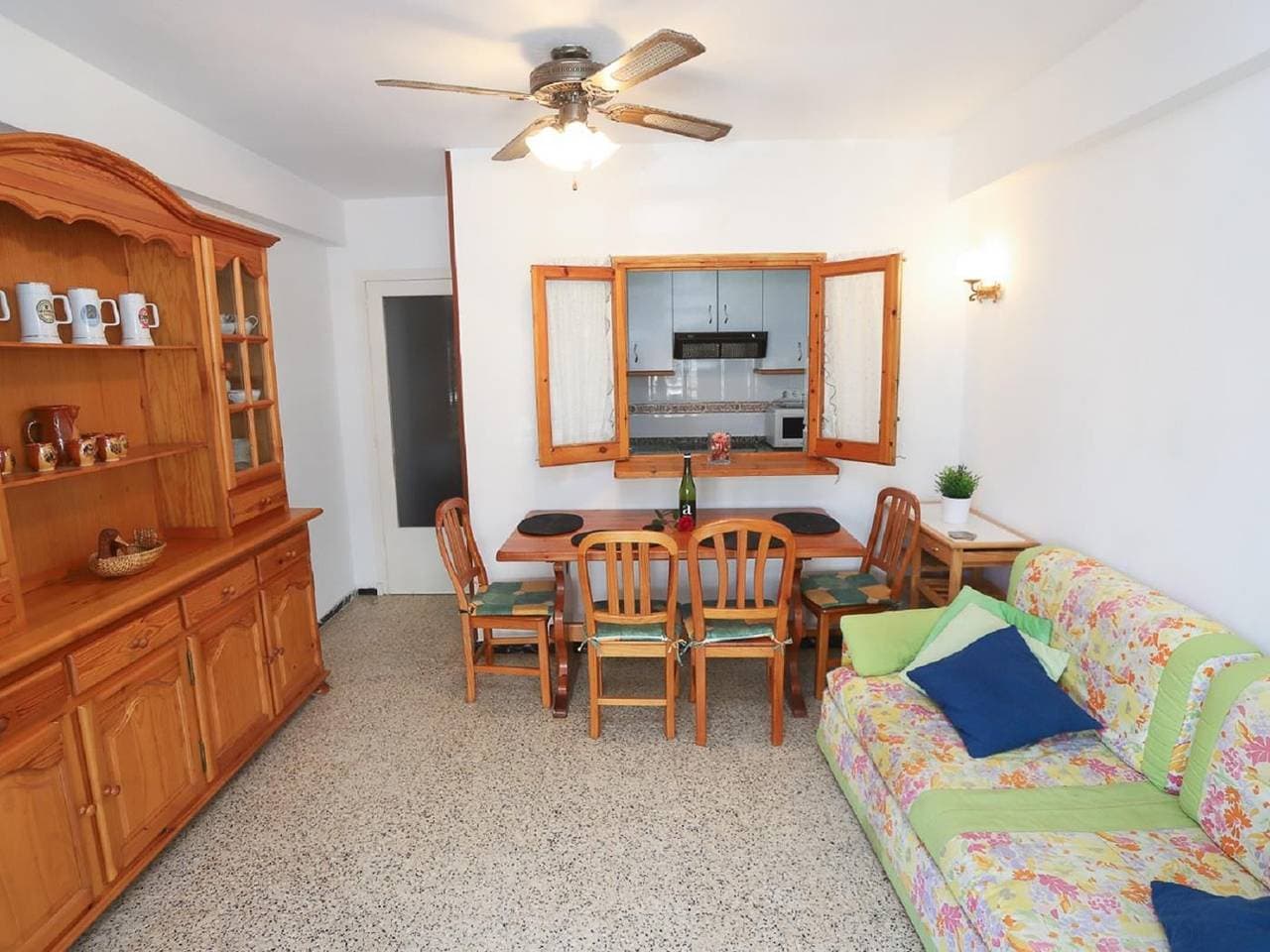 Foto 3 von 11: Ferienwohnung für 4 Personen mit Terrasse