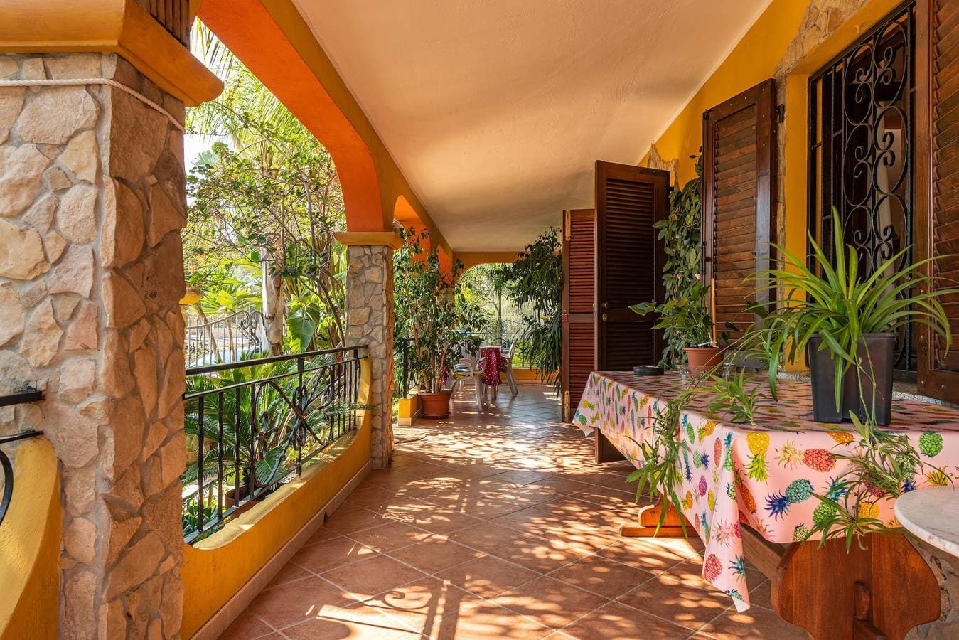 Foto 5 von 29: Ferienwohnung "Casa Mallus" mit Bergblick, Balkon, Garten, Terrasse & Grill