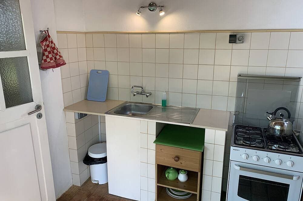 Foto 10 von 29: Komfortables Doppelzimmer mit Außenküche und Gemeinschaftspool