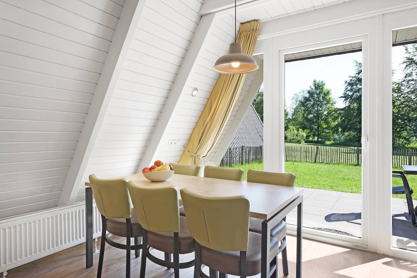 Foto 8 von 33: Bungalow für 4 Personen mit Balkon/Terrasse