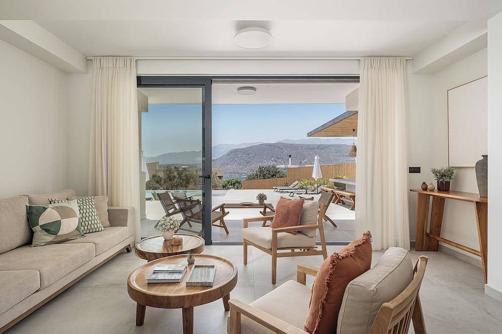 Foto 6 von 30: Nemia luxury villa, 7 Bdr, 7 Br, pool & kiddie pool, beautiful sea views.