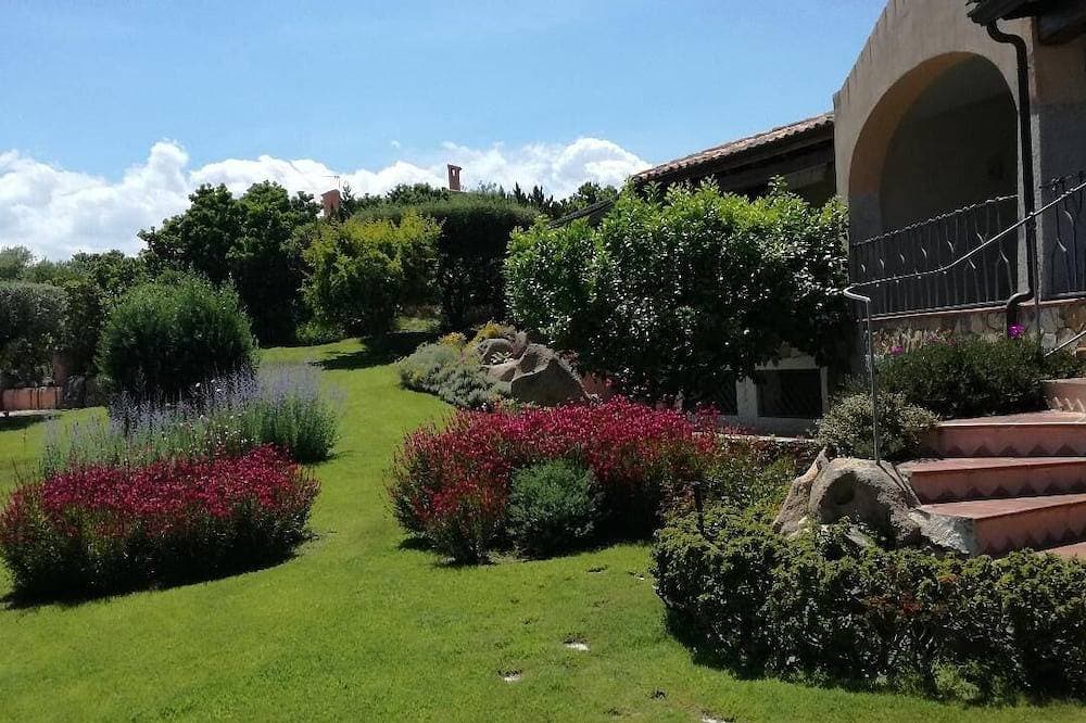 Foto 11 von 30: Schöne Meerblickvilla mit großem und gepflegtem Garten