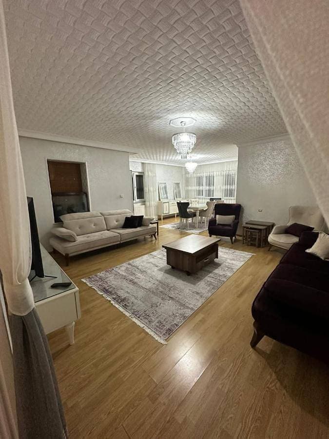 Lovely 2 bedrooms apartment with full furniture 1