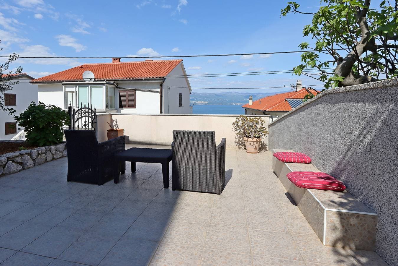 Foto 6 von 23: Zimmer mit Terrasse und Meerblick Vrbnik, Krk S-5299-a