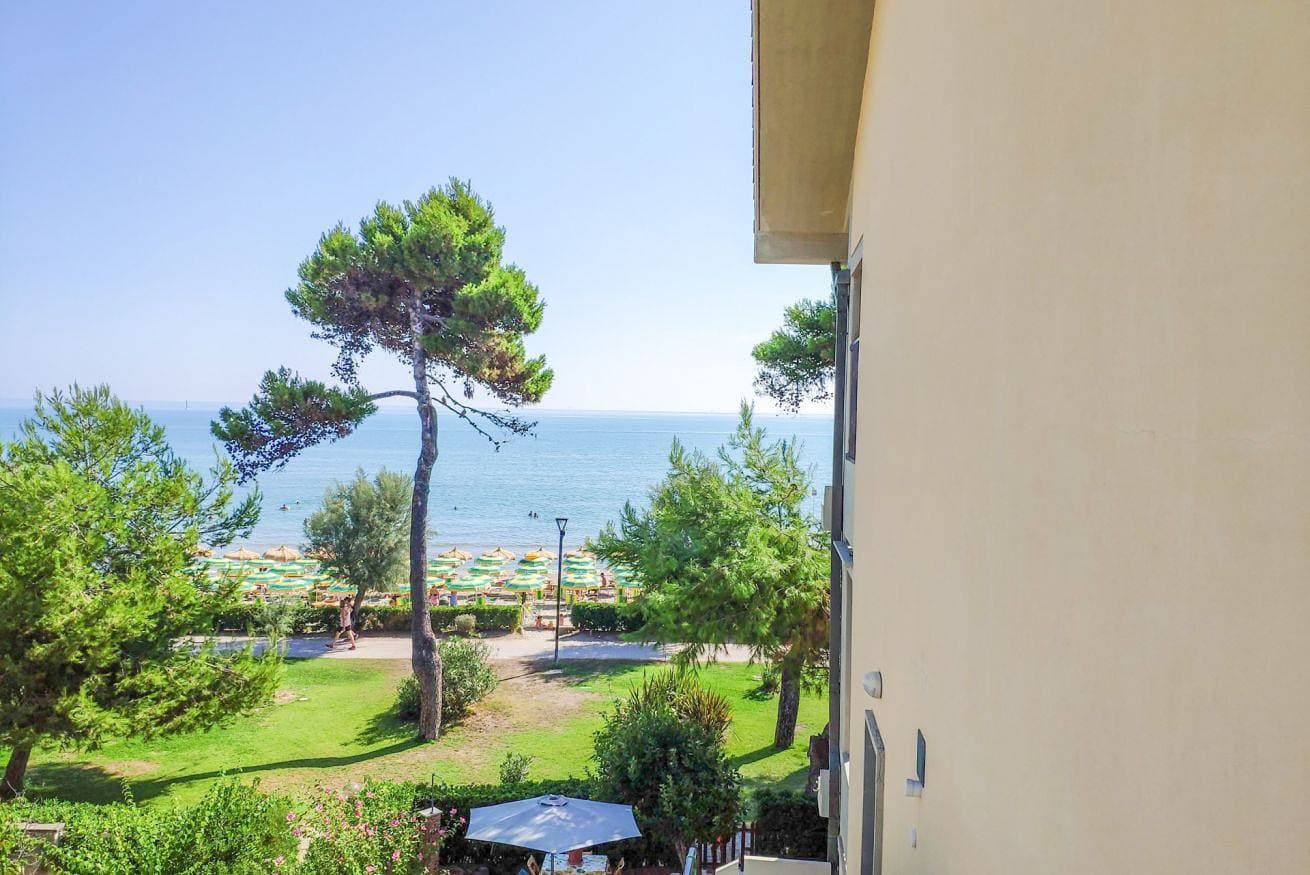 Foto 5 von 36: Ferienwohnung für 4 Personen mit Balkon/Terrasse