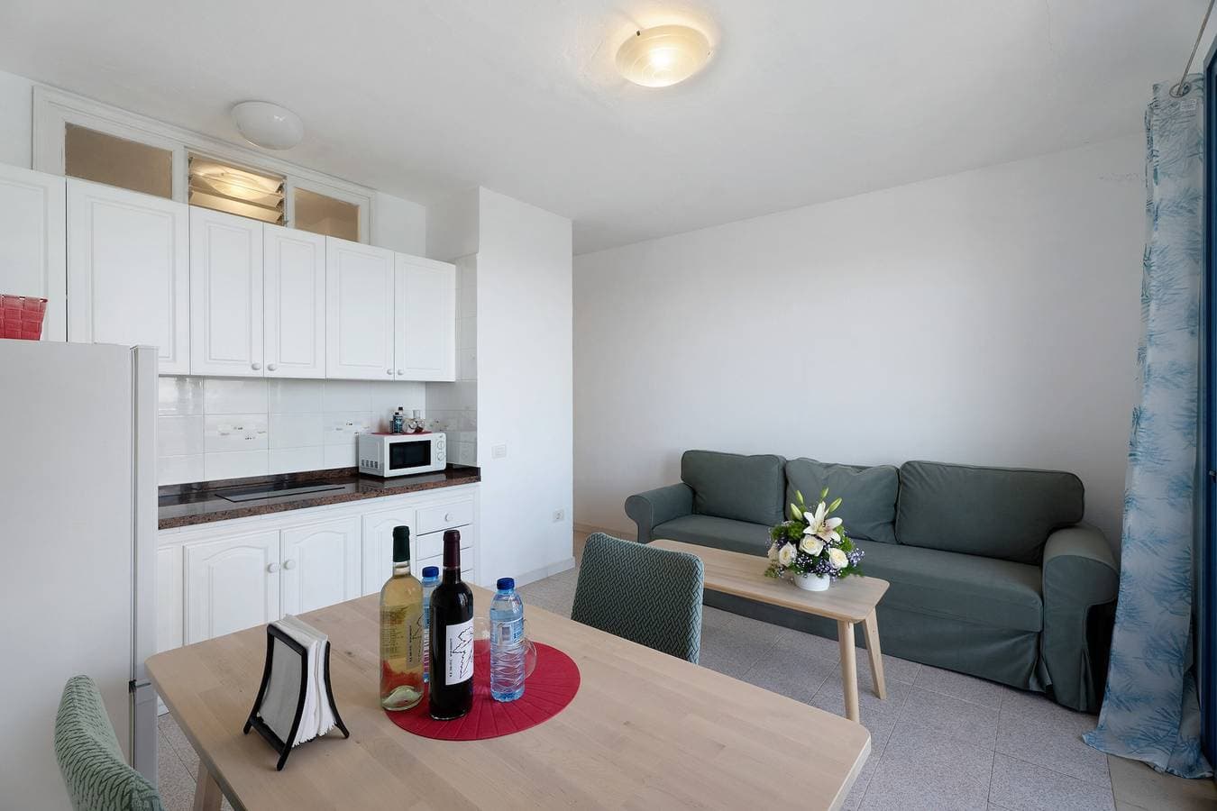 Foto 4 von 27: Apartment 'Playa Azul - 9' mit Meerblick, privater Terrasse und WLAN