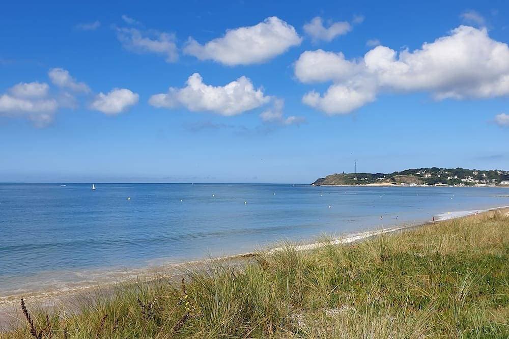 Foto 6 von 8: Joli Studio Neuf Proche de la Plage