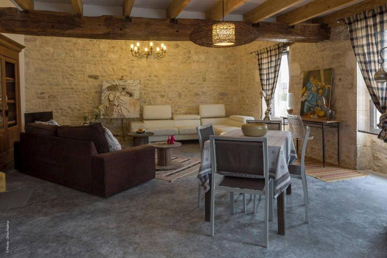 Chalet charmant à Saint-Ciers-sur-Gironde avec jardin accueillant 1