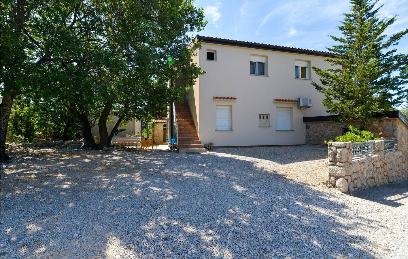Gemütliche Wohnung mit Terrasse, WLAN und Parkplatz, 2,5 km vom Strand entfernt 1