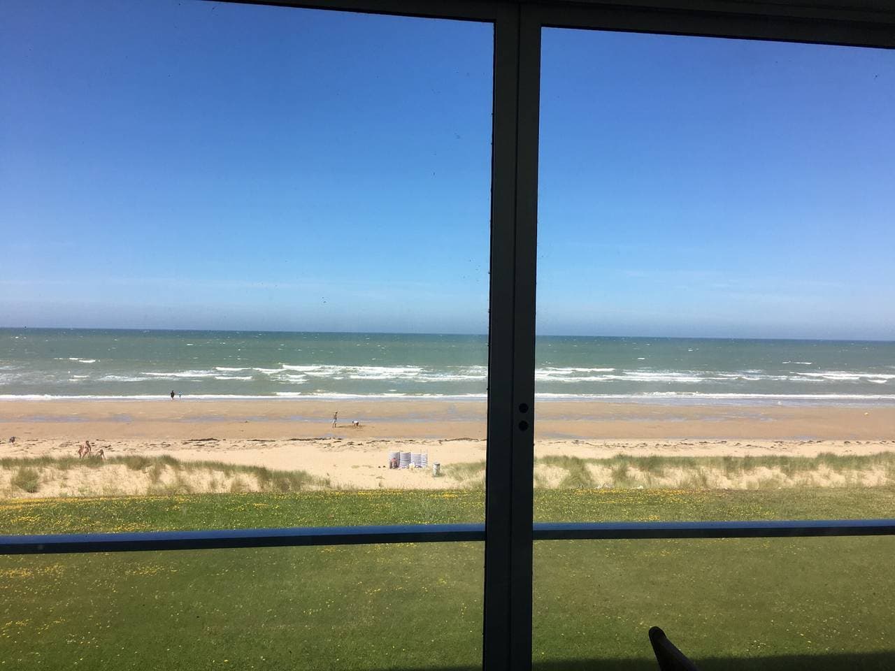 Foto 13 von 13: 2-Zimmer-Wohnung mit Meerblick, Loggia, Parkplatz und voller Ausstattung