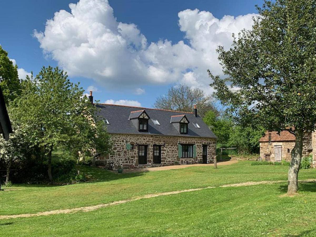 1 Bed Cottage - Sleeps 2 - Garden - Parking - Wifi 1